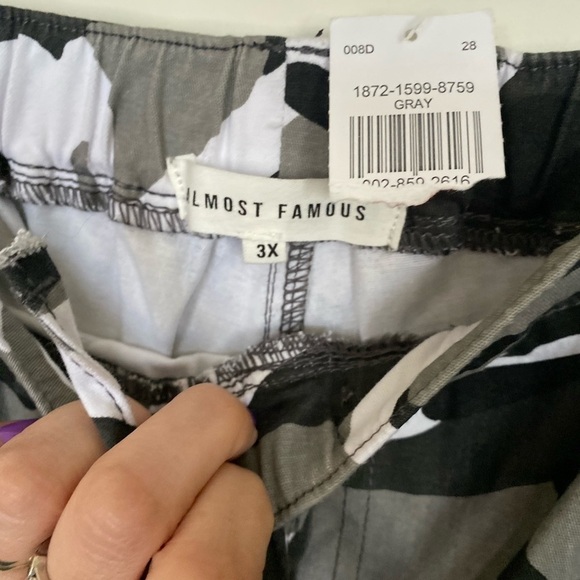 Almost famous Kirko, Bermuda, black, white gray, camo 3X men’s - Picture 5 of 6